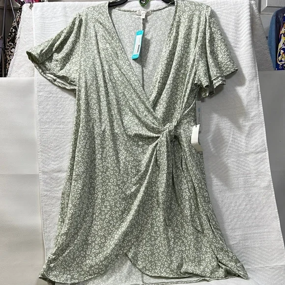 green emerald velvet dress WISP STITCH FIX Exclusive Dress V Neck Floral Sleeveless Autumn Burgun   East Coast Bella Boutique